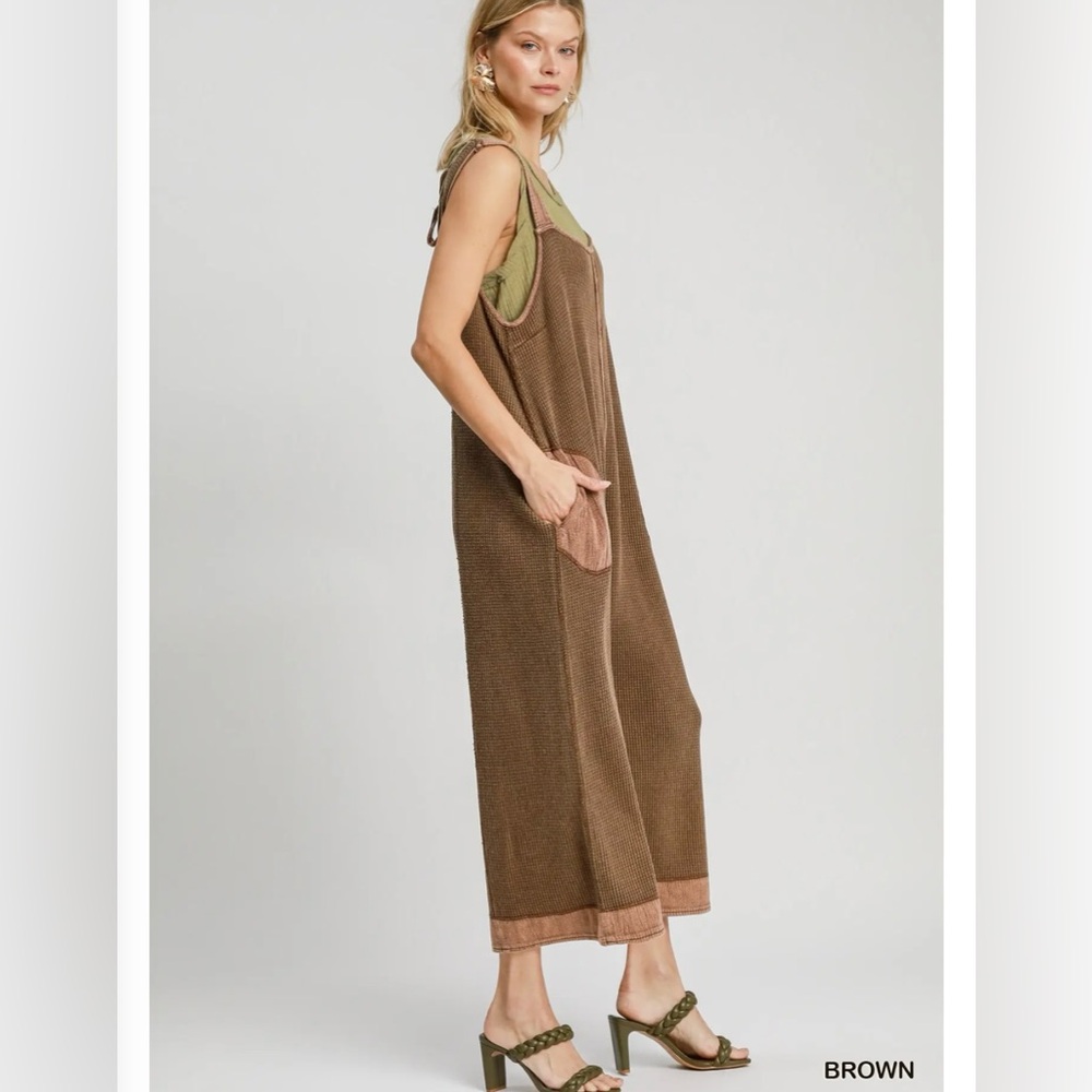 Umgee NWT SMALL Waffle knit Brown Sleeveless Jumpsuit - Picture 3 of 6